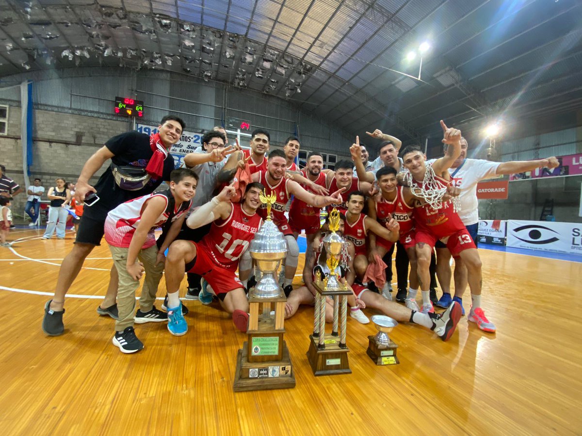 ✅️ Gano el clásico.
✅️ Clasificó como 1ro de grupo.
✅️ Clasifico al Federal 2024.
✅️ Campeón Pre Federal 2023🏆.
simplemente ATLETICO SALADAS señores❤️🤍❤️ .