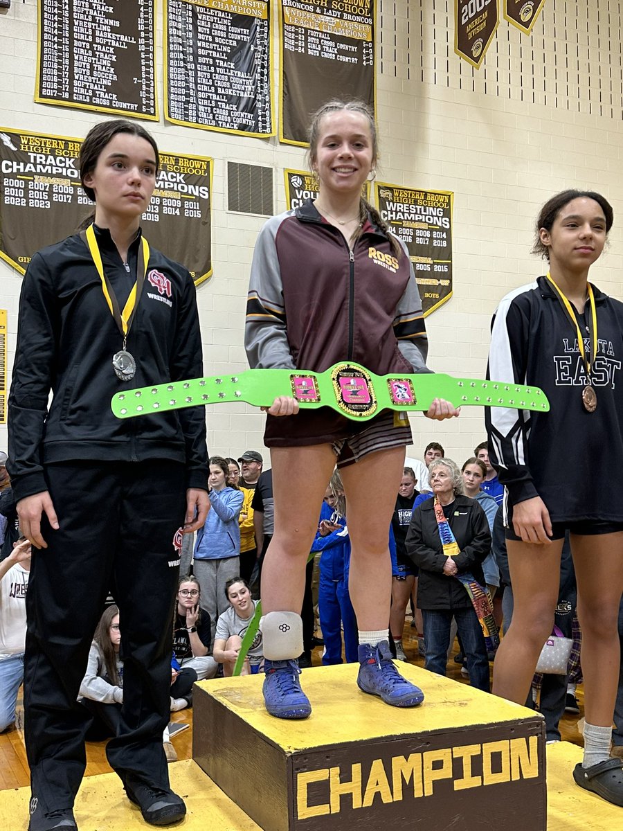 janaallendavis's tweet image. Ross girls with a great showing this weekend at the Western Brown Girls Hammer &amp;amp; Anvil tournament. Way to go @CarolineD2027 and @jcombs2008! Proud of you both. @RossWrestling