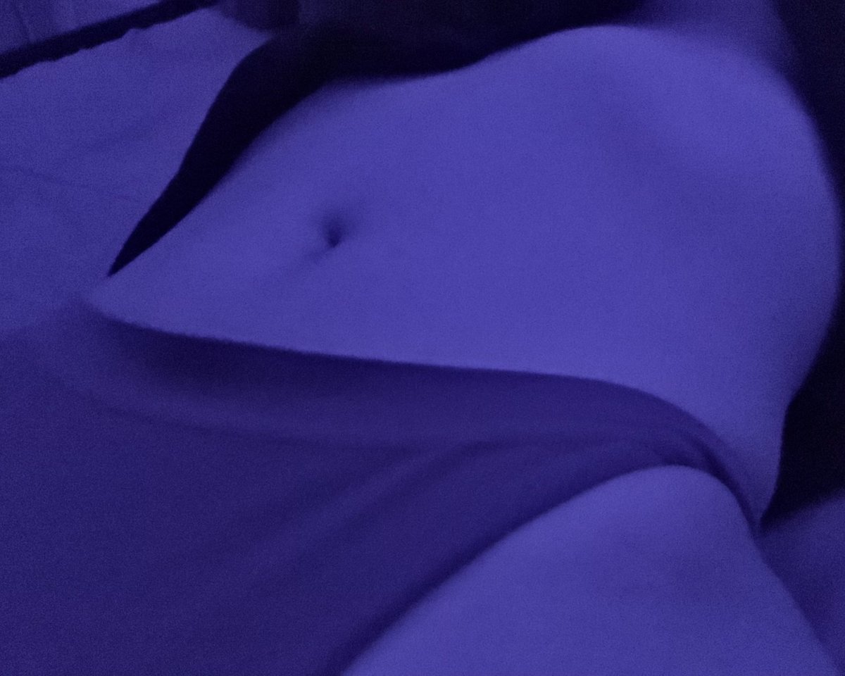 batsfever's tweet photo. another blue pic bc yes
#throwbackagain #nsfwtwt https://t.co/5gcHHGX3LH