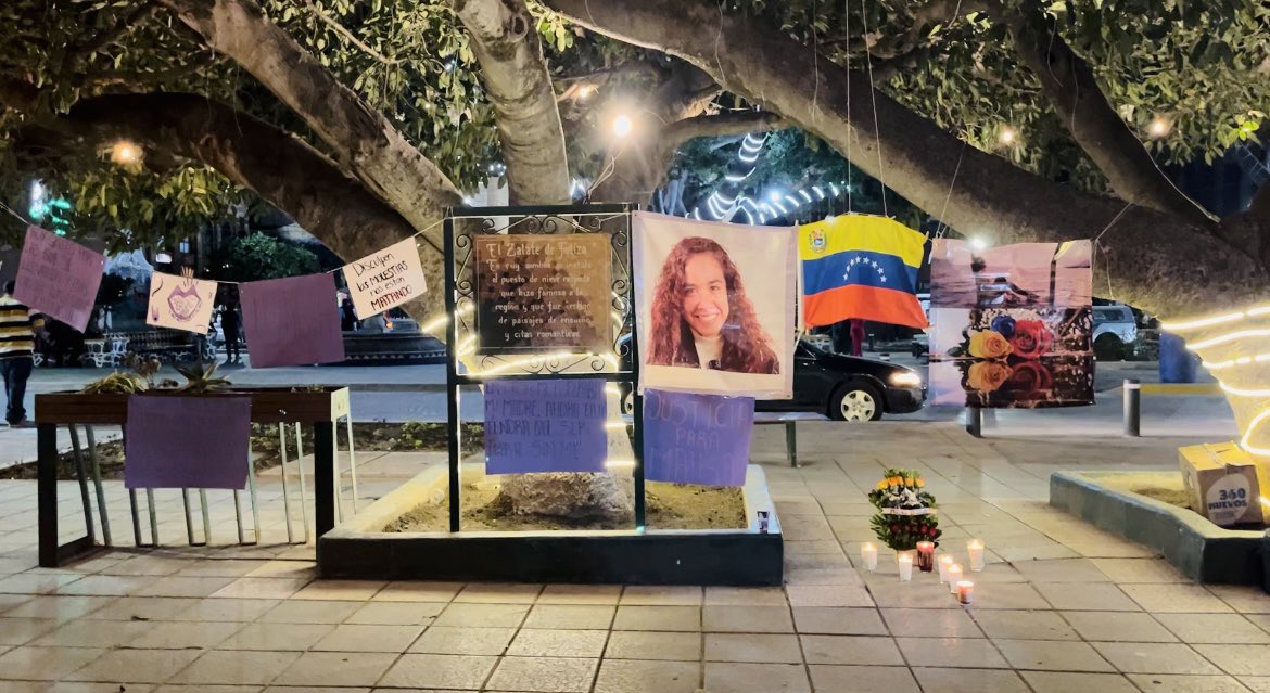 Ferochoaaa's tweet photo. No estamos todas, nos hace falta #Maika

El día de hoy nos manifestamos en memoria de maika y todas las que ya no están. 
El día de hoy alzamos la voz, no solo por ella si no por sus familiares y amig@s que no puden estar presentes en #Chapala para visibilizar y exigir justicia. https://t.co/zHo9czjXUs