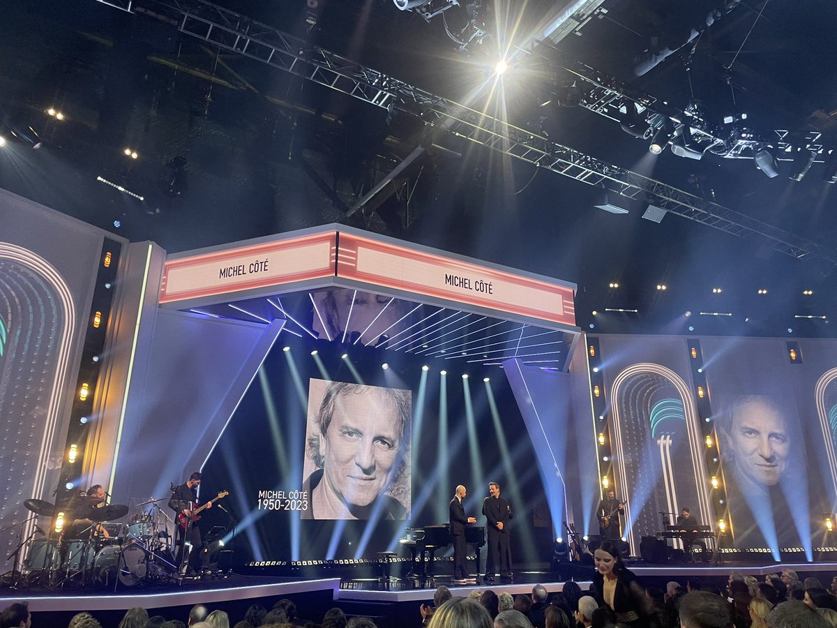 En direct du #GalaQuébecCinéma : création du Prix #MichelCôté en l’honneur de ce comédien majeur du #cinémaquébécois qui nous a quittés cet été ! 
Bravo pour cette nouvelle distinction remportée par <a href="/AnikjeanH/">Anik Jean H 🏴‍☠️</a> réalisatrice de #LesHommesDeMaMère ❤️ 🌟 
<a href="/ImminaFilms/">Immina Films</a> 
🍿