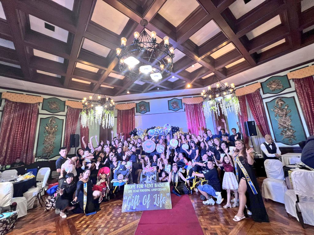 PlushiesForHope's tweet image. 12/11/2023

A masquerade ball inspired christmas and 3rd anniversary celebration of hope for vent babies 

42 vent and trache warriors were given christmas gifts and basic needs

Thank you sir Typhoon Haze for sponsoring the event. 🫶❤️

#HFVB
#PFH
#EAHH
#HOGCW
#VBPH