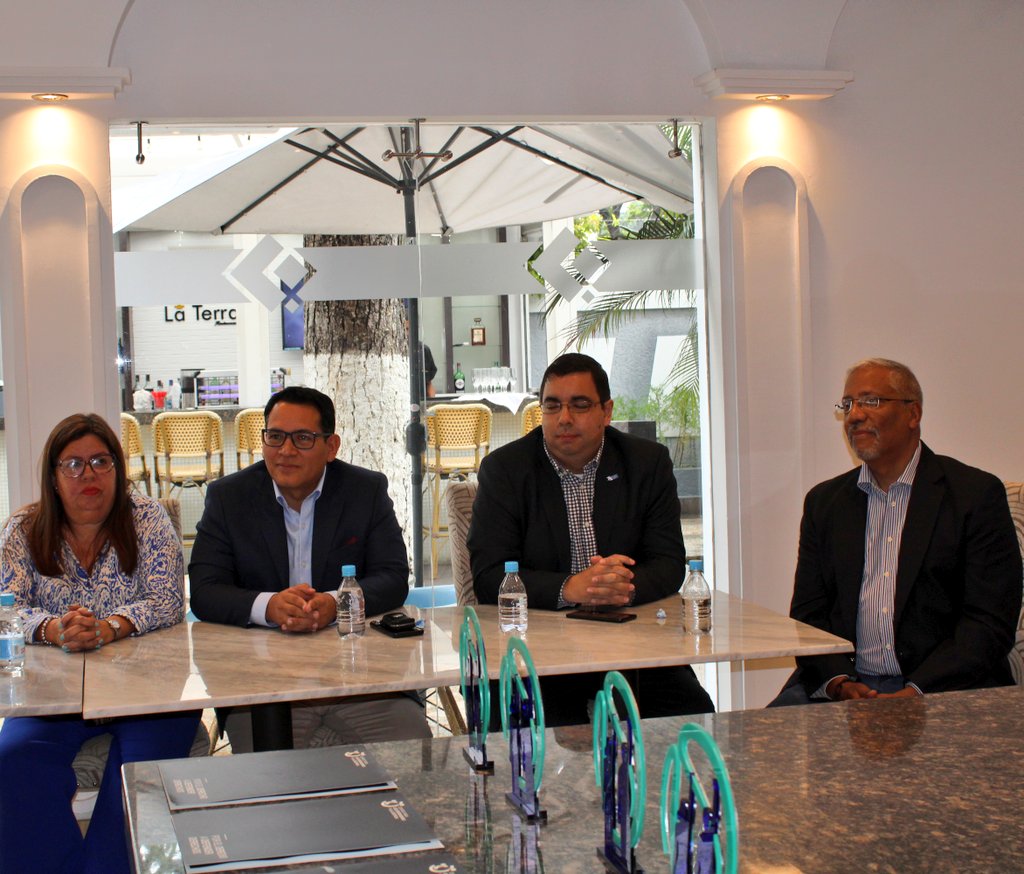 <a href="/mairis_balza/">Mairis Balza</a> <a href="/codehciu/">CODEHCIU</a> <a href="/nefreitez/">Nelson Freitez</a> <a href="/Redlaraddhh/">Red de Derechos Humanos del Estado Lara</a> <a href="/jhonatanrodrig/">Jhonatan Rodríguez</a> <a href="/StopVIH/">Organización StopVIH</a> #ReconocimientoCDJ2023 | Agradecemos el apoyo de nuestro prestigioso Jurado conformado por:

Ligia Bolívar (<a href="/ligiabolivar/">Ligia Bolivar</a>)
Carlos Lusverti (<a href="/Lusverti/">Carlos F. Lusverti</a>)
Katherine Martínez (<a href="/katmartinez_pf/">Katherine Martinez</a>) Marcos Gómez (<a href="/GomezMarcos/">Marcos Gómez</a>)
Marco Antonio Ponce (<a href="/MarcoAPonce/">Marco Antonio Ponce</a>)

#HablemosDDHH