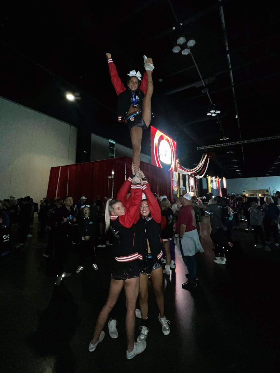 addinash_'s tweet photo. So proud to say we got first place @ battle under the big top AND a 1 of 3 to receive a full PAID big to Worlds ππΌπ€ππ΅ #atagenesix #smallcoed6 https://t.co/we1Lxmzljq