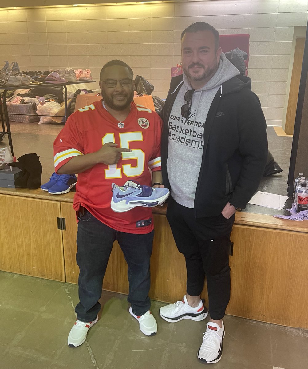 Thank you Coach Barnes <a href="/CoachBarnes1/">Adam Barnes</a>  for blessing the Pleasant Green Church with coats, shoes and clothing to share with the folks in our community. May God continue to bless your ministry…