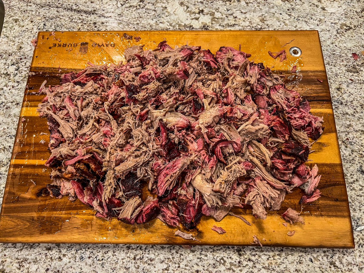 DmacDeere's tweet photo. Ran an all day cook today with a pork butt and the outcome was some of the best pulled pork we’ve ever had! #TurfHeadsGrilling #SmokeFire @MeatChurch https://t.co/NXlnSw8R9n