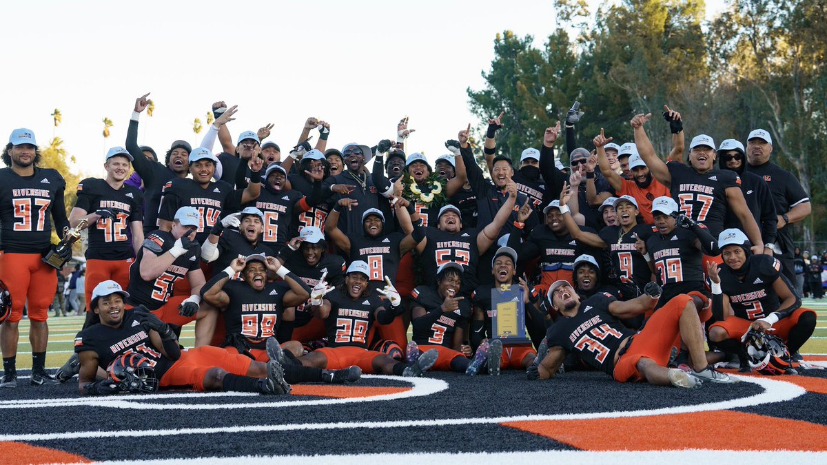 TheDonteBowers's tweet photo. Im very blessed and grateful to have had the opportunity to contribute to such a great program with my brothers all season!!! Couldn’t ask for a better group of coaches preparing us for this very moment! Forever a Tiger! 🐅🐅🐅
2023 CCCAA State Champions!!! #TigerTempo #RCC https://t.co/CHriLA1CoT