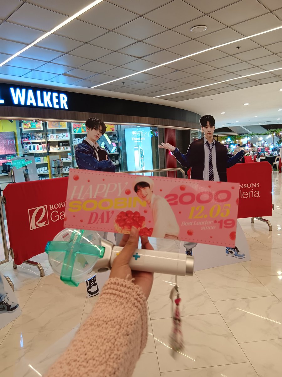 thatmoarmygirl's tweet photo. I meet a lot of moots, nabudol, nanalo sa raffle and nag enjoy!! 🥺🫶
See you sa mga sunod na cse guys!!

#SoobinsBakeClub
#BakingWithSoobin https://t.co/ErgMj6bLYF
