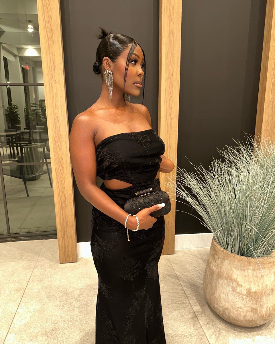 prettyblushh's tweet image. I plan to look the best I ever looked, make more money than I ever made &amp;amp; love myself more than I ever did. Witnessing my own evolution is everything to me🖤