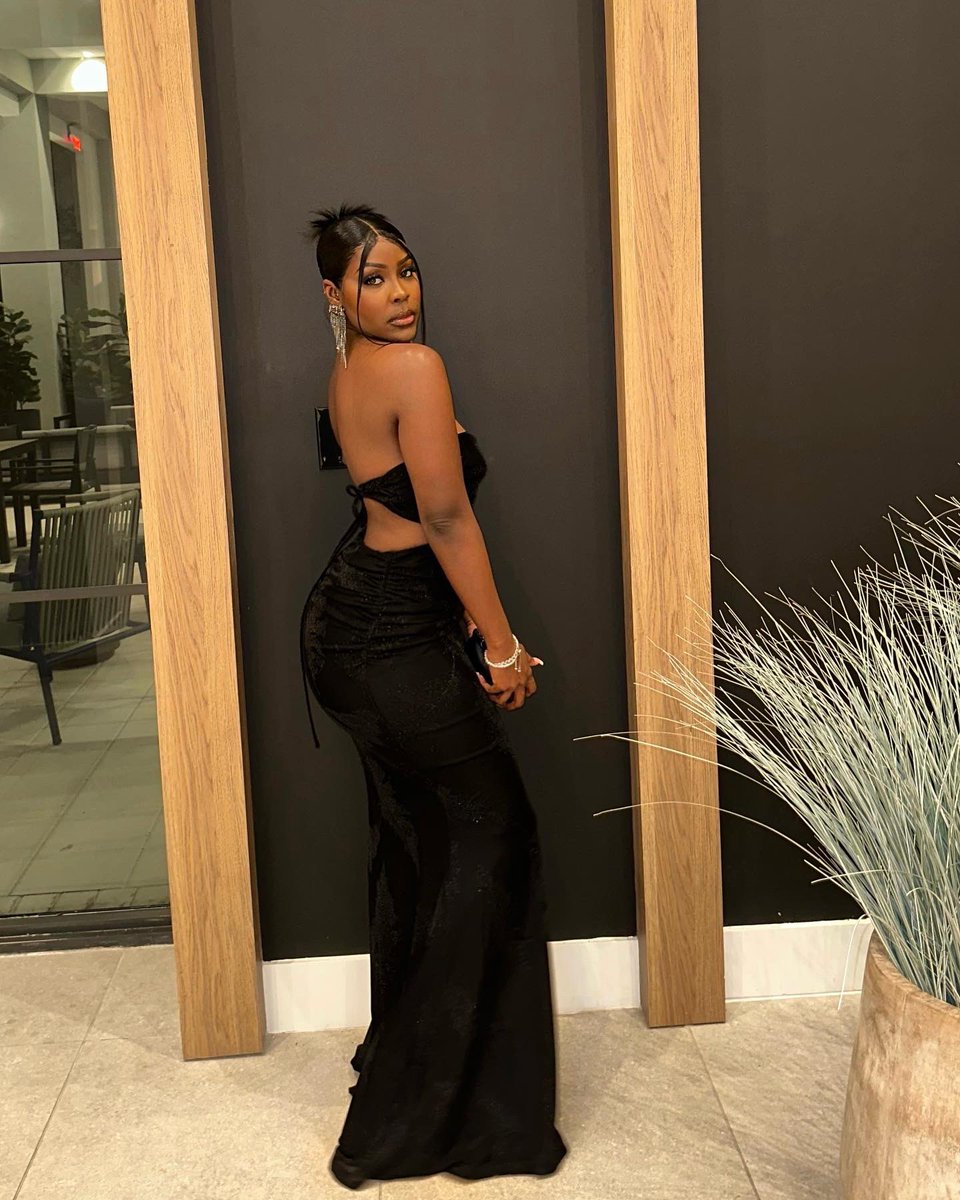 prettyblushh's tweet image. I plan to look the best I ever looked, make more money than I ever made &amp;amp; love myself more than I ever did. Witnessing my own evolution is everything to me🖤