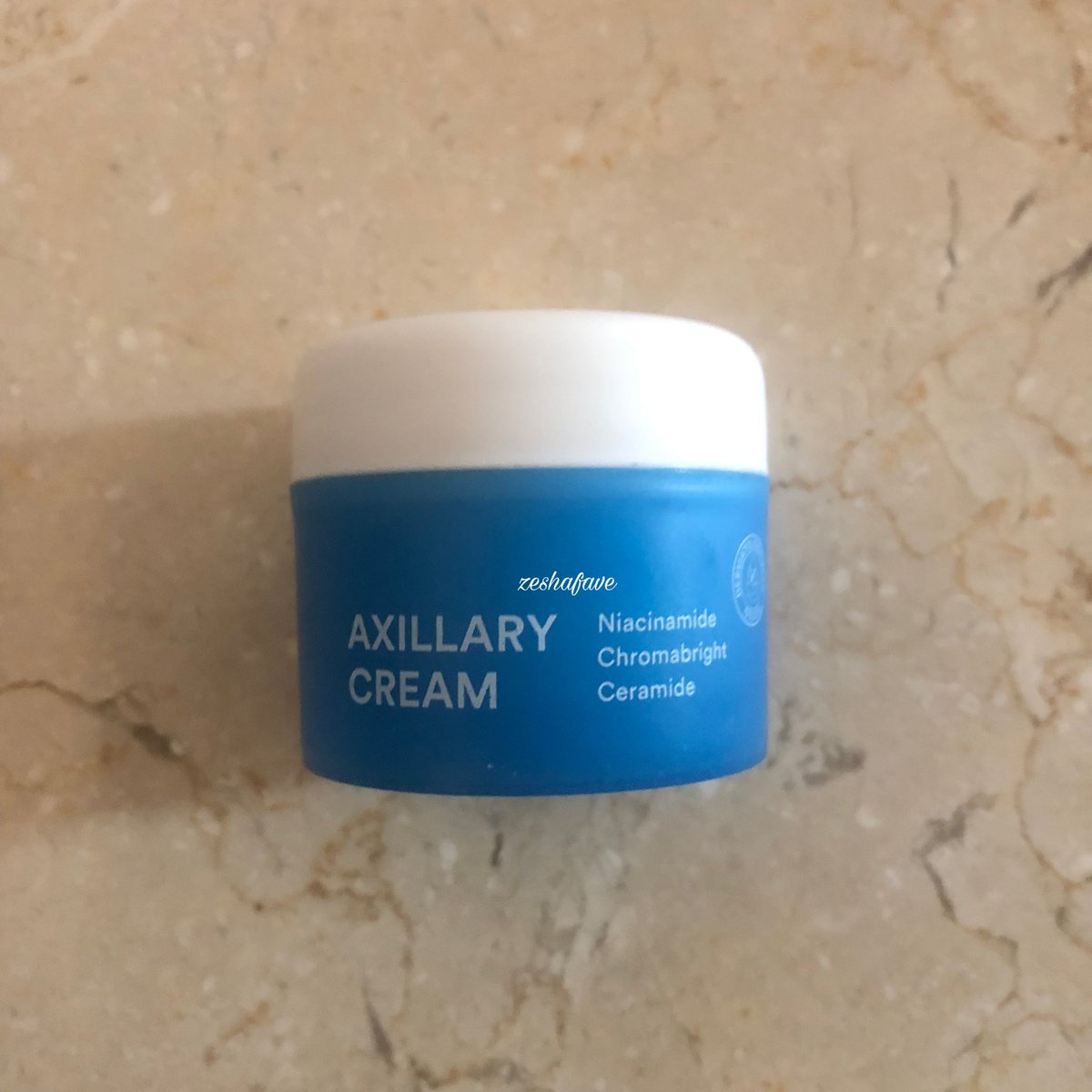 pweetynxi's tweet image. ⭐️ 9/10 Axillary Cream
• krim area lipatan kesayangku. Ampuh buat cerahin dan halusin tekstur keti dan area lipatan lain (selengki, siku, lutut,dll.) 
• Selain itu krim ini wangi banget &amp;amp; tahan lama. Krimnya juga gampang nyerep. Isinya banyak 30gr. 

👉🏻 shope.ee/7ADbi0PWnj