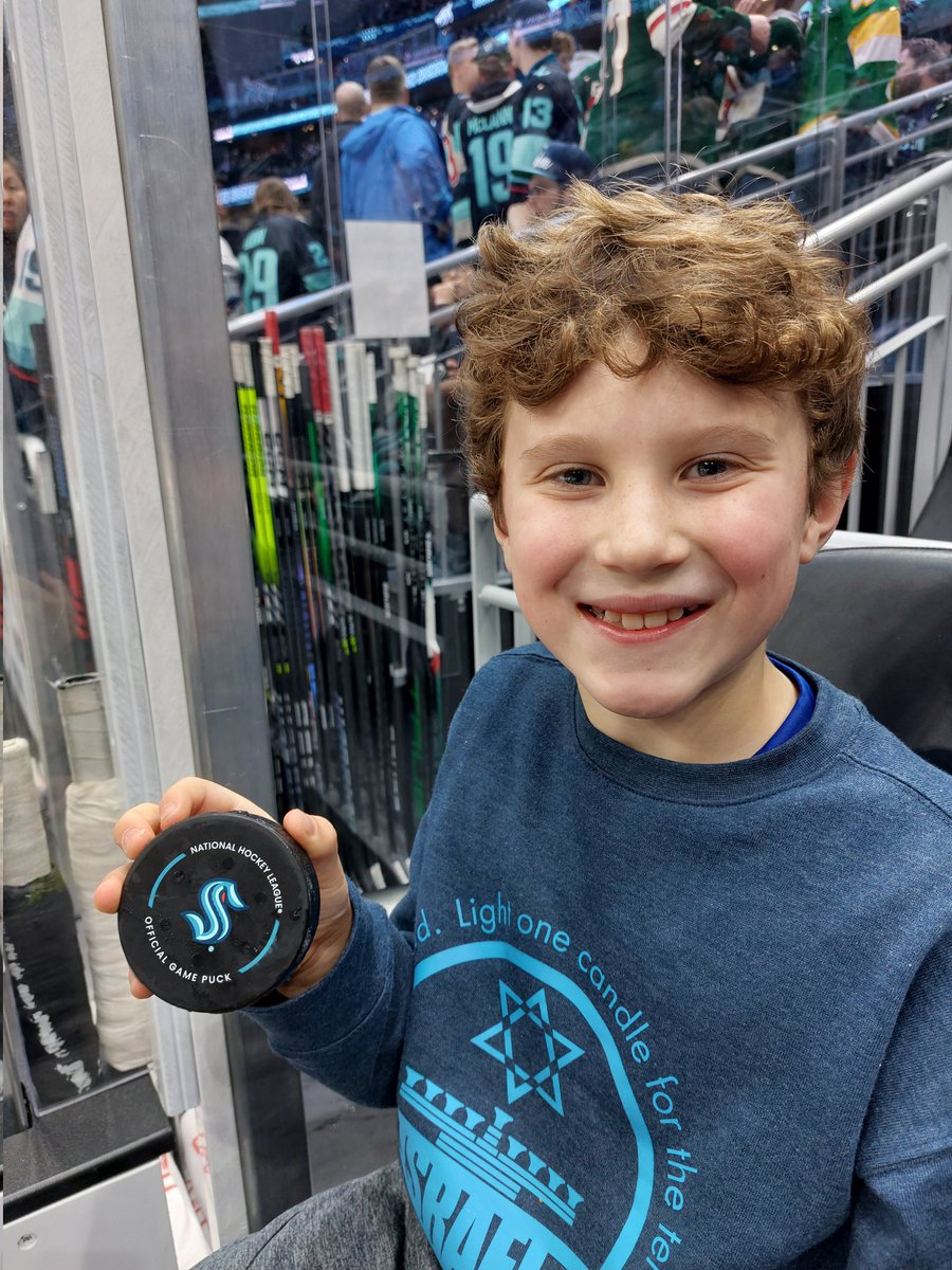IdanBahat1's tweet photo. Watching #seakraken against #mnwild - one of the Wild's players was so cool and gave me the game puck! Thank you @mnwild !!!! You made a new fan!!! Go @SeattleKraken - let's recover!! https://t.co/OOA9HY6lNP