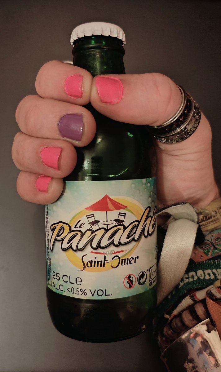 theaardvark's tweet image. This week's nails are matt pink and shiny purple.
#MalePolish #MaleNails #MenWithNails #NailPolish