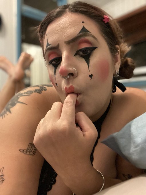 Here for your entertainment 🎪🤡  #clowngirl #clown #clowngf #clowncore #nsfwtwt https://t.co/JwDNlfcy<a href="/tag/clowngirl"class="tags">#clowngirl</a><a href="/tag/clown"class="tags">#clown</a><a href="/tag/nsfwtwt"class="tags"><span>#nsfwtwt</span></a><a href="/tag/clowncore"class="tags"><span>#clowncore</span></a><a href="/tag/clowngf"class="tags"><span>#clowngf</span></a>