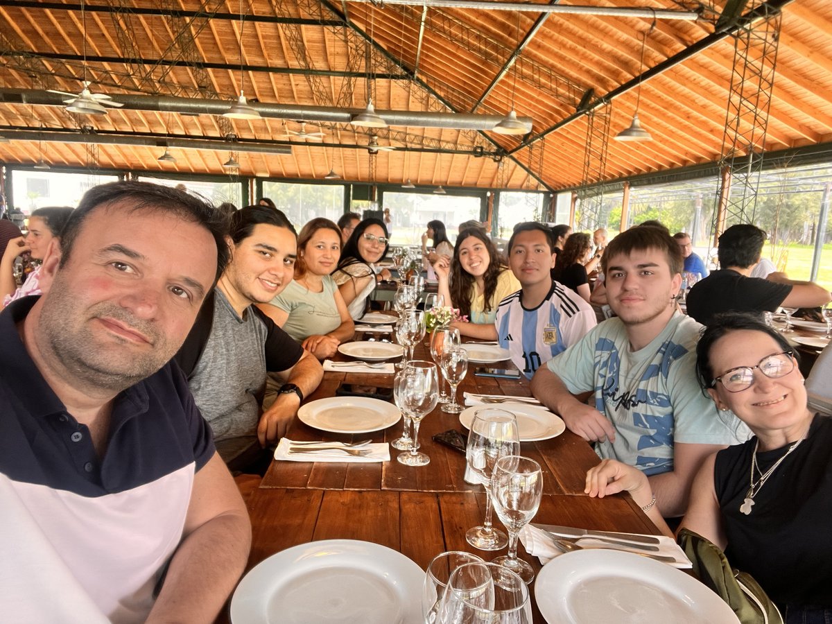 ItComla's tweet photo. En @ItComla  nos reunimos para festejar en equipo. 🥳 🥳 😎 😎
Un momento para compartir, divertirnos y hacer algo distinto. 🐎🚲🏓🎱
Emprendimos grandes desafíos y por eso celebramos el  2023 con un día de campo en la Estancia La Candelaria. 🌳🌲
Vamos por un gran 2024!! 💪🏻💪🏻 https://t.co/wPcVGJ8vje