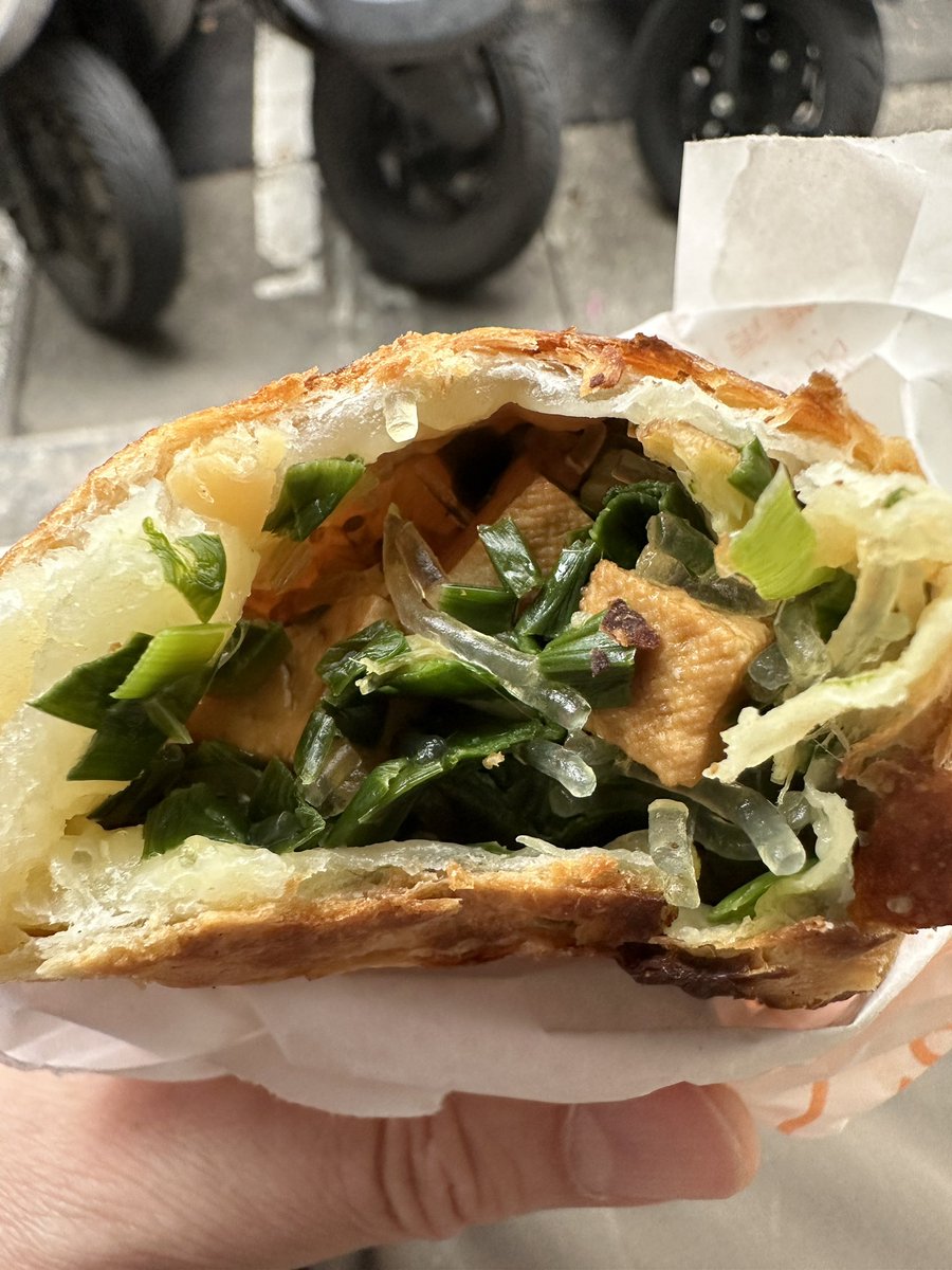 cavalock's tweet photo. My culinary misadventures in Taipei continues in Part 2 of my Taiwan vlog! Please share and subscribe! https://t.co/Ybk7S5EQyr https://t.co/bLldU1EyM8