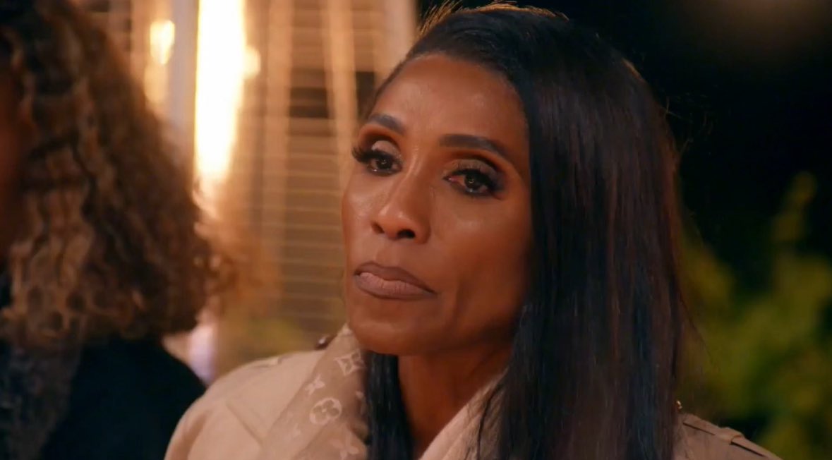 queensofbravo's tweet photo. The way Heavenly threw Phaedra &amp; Jackie under the bus while also exposing what Quad said about Phaedra behind her back was masterful 😭 #Married2Med https://t.co/cfsptsBTvu