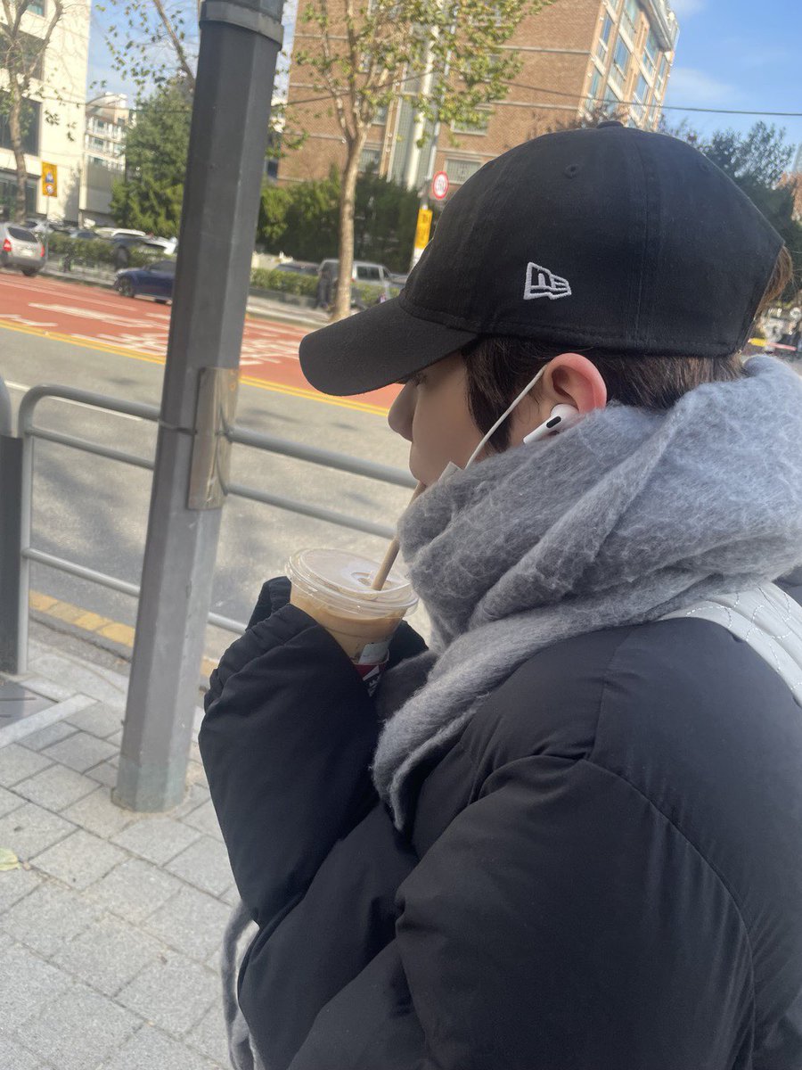 [#도현] 
닥스훈트야 생일 축하해 내가 맨날 닥스훈트라고 부르는데도 아무말 없이 잘 받아줘서 고맙다 

#루네이트 #LUN8
#얀랑해_우리_노이안_생축
#DeerMylan_happybirthday