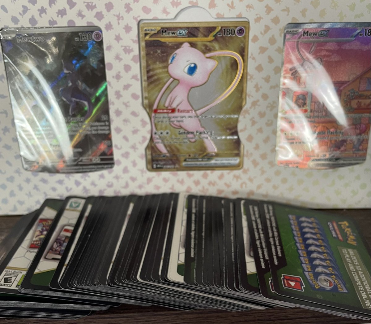 TylerSchlaht's tweet image. Let’s give away some code cards! First 10 people to repost this will get a free random code card. Must also be following me to receive your card 

#Pokemon #PokemonGiveaway #PokemonTCG #PokemonCards #pokemoncodecards #pokemontcgo