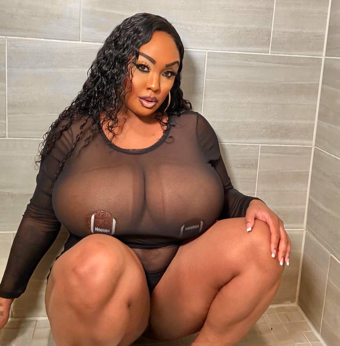 Football and chill ? 🏈🏈👀❤️ https://t.co/7JOFra1Jqo  #nfl #football #sunday #dallas #texas https://t.<a href="/tag/texas"class="tags"><span>#texas</span></a><a href="/tag/dallas"class="tags"><span>#dallas</span></a><a href="/tag/nfl"class="tags"><span>#nfl</span></a><a href="/tag/football"class="tags"><span>#football</span></a><a href="/tag/sunday"class="tags"><span>#sunday</span></a>