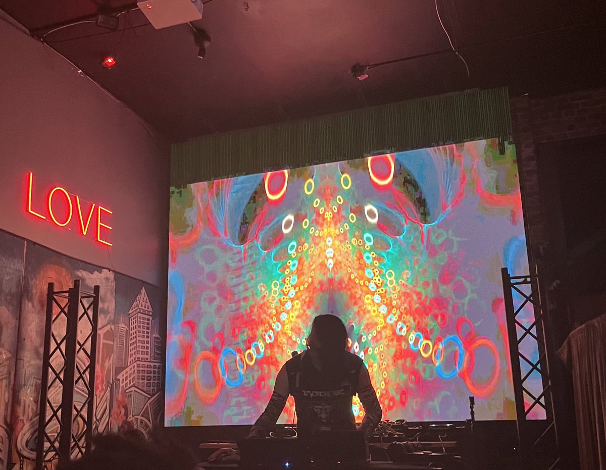 johnny cache tweet media