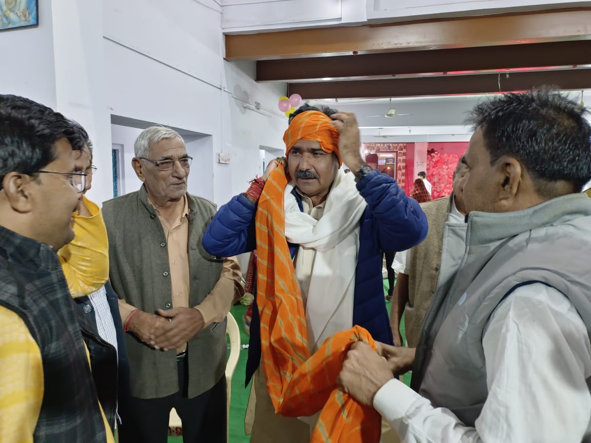 MLA_Virendra's tweet photo. कल शाम दांतारामगढ़ ब्लॉक कांग्र���स कमेटी के संगठन महामंत्री पवन जी शर्मा के पारिवारिक कार्यक्रम में शामिल होकर शुभकामनाएं दी। इस दौरान आप सभी परिवारजनों द्वारा दिये गए मान सम्मान के लिए आभार ।।

#MLAVirendraSingh https://t.co/ZAxBF1VHEC