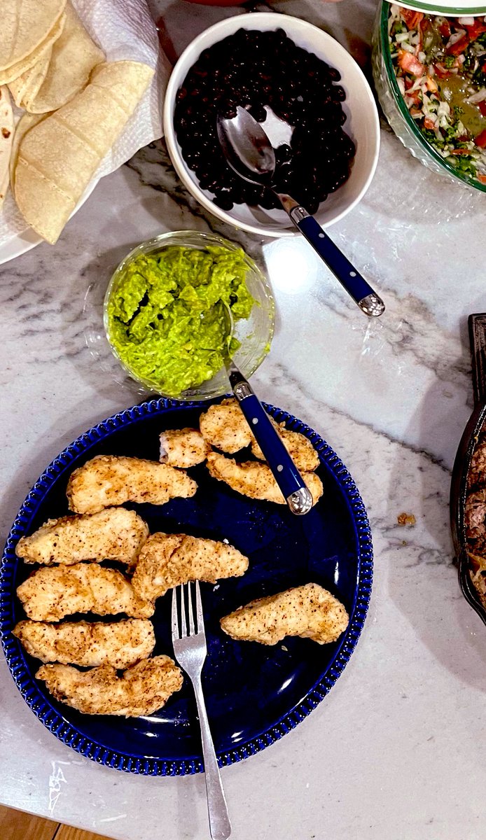 PapasKitchencks's tweet image. The Mahi Mahi looked like chicken nuggets, but the grands devoured them because they tasted so goooood 😊🙏 #fishtacos