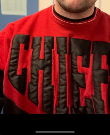 BeyersMr's tweet photo. Hey @taylorswift13 I liked your sweatshirt tonight at the @Chiefs game. I have the same one that I wear on vintage spirit days at school. It would be even cooler if you came and visited my students next time you’re in town! https://t.co/slKkgs3oBa