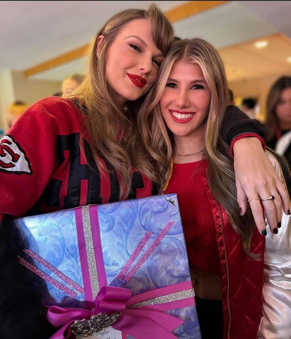 BeyersMr's tweet photo. Hey @taylorswift13 I liked your sweatshirt tonight at the @Chiefs game. I have the same one that I wear on vintage spirit days at school. It would be even cooler if you came and visited my students next time you’re in town! https://t.co/slKkgs3oBa
