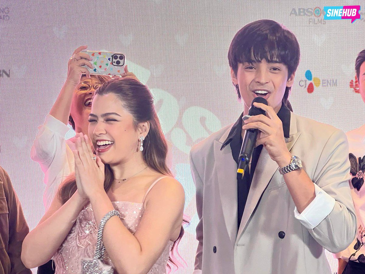 sinehubph's tweet photo. KDLEX, TIME TO SHINE! 😍✨

LOOK: Alexa Ilacad and KD Estrada captured hearts at the "Toss Coin" special screening, where they were joined by the rest of its cast and crew!

#AlexaIlacad #KDEstrada #TossCoin #SineHubNews https://t.co/A2mSQ1iSLe