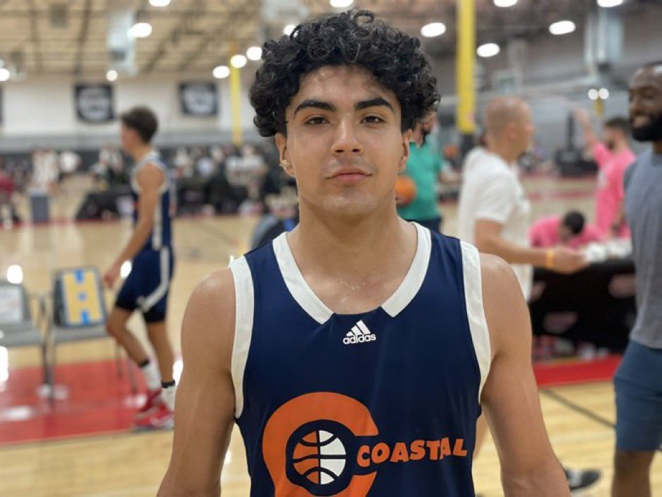 coastal_elite's tweet photo. Coastal Elites 2025 PG Angel Ochoa leading the NATION in scoring after six games. He’s not only a scorer he plays both ends of the court and competes every possession. #40PPG https://t.co/Z8hPPQIYnk