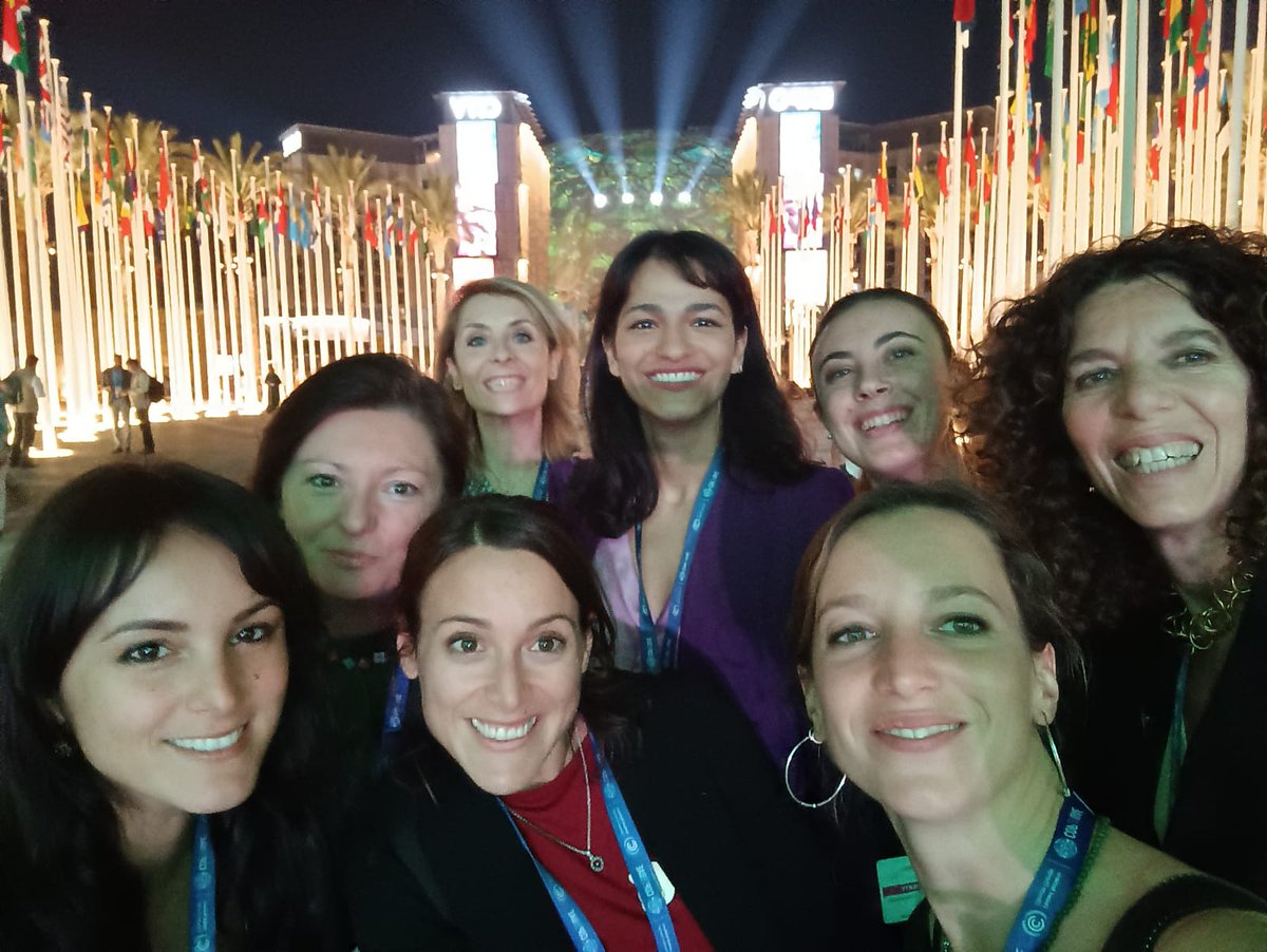 ronzitti82's tweet photo. Girls power! https://t.co/xEHcF3mfsW