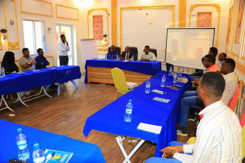 Our #PREMIS2 advisors delivered refresher training in #Hirshabelle state of 🇸🇴the training covered wide array of topics concerning public financial management. The #MOF #Deputy #Minister inaugurated the training, while the #PREMIS2 PFM lead joined virtually.