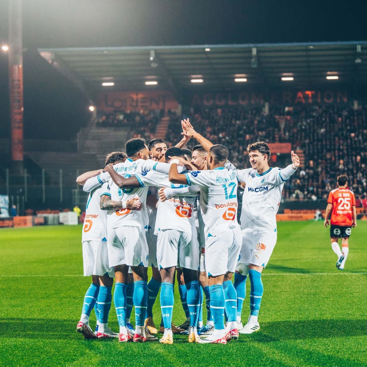 omtransferts1's tweet image. POUR FÊTER LA VICTOIRE 👀

🚨🚨 Aucun supporter de l’OM doit avoir moins de 10.000 abonnés. 

Commente ce tweet en disant « Je fb » et follow tout ceux qui like le commentaire.

RT + fav pour la visibilité. 💙🤍 

#TeamOm #FCLOM