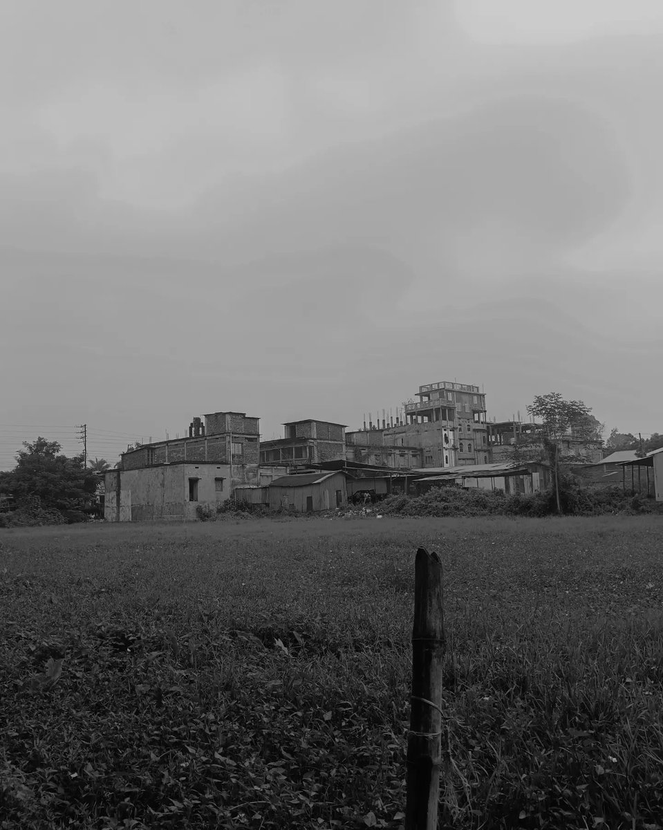 Flamed_boy's tweet photo. Documenting some winter b/w photos:)
.
.
Shot on:-@iqooind 
.
.
#Photography #Foggyday #Winterseason #winterday #photoretouch #winterretouch #pritamretouch #Winterfog #wintermorning #wintermorningvibes#Photoshoot #photographywinter #winterphotoshoot #winterphotovibes #photovibes https://t.co/WQXKuuxIlS