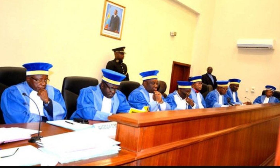 KiengeKki's tweet image. #Report🇨🇩 
2 possibilités pour la CC du report des élections;
1. Sur la requête de la @cenirdc. 
2. Sur la plainte à la CC de @MartinFayulu, @DenisMukwege, T. Ngoy...
La #CENI de #Kadima serait-elle blanchi dans le 2 ème cas pour organiser les prochaines élections remportées ? 🤔