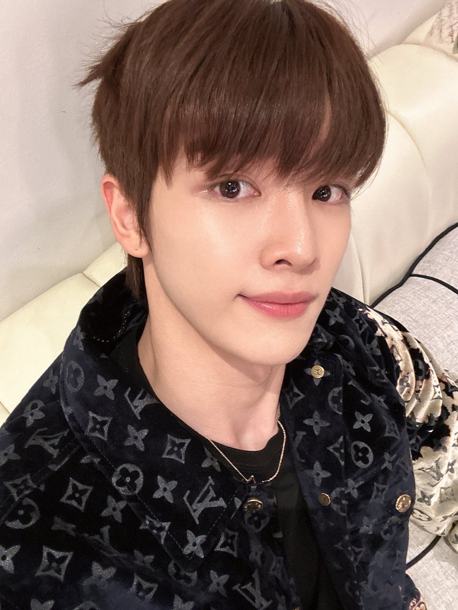 clover__913's tweet photo. 셀카까지 센스 삼진에바👍🏻👍🏻👍🏻👍🏻 https://t.co/OUnNoowMpE