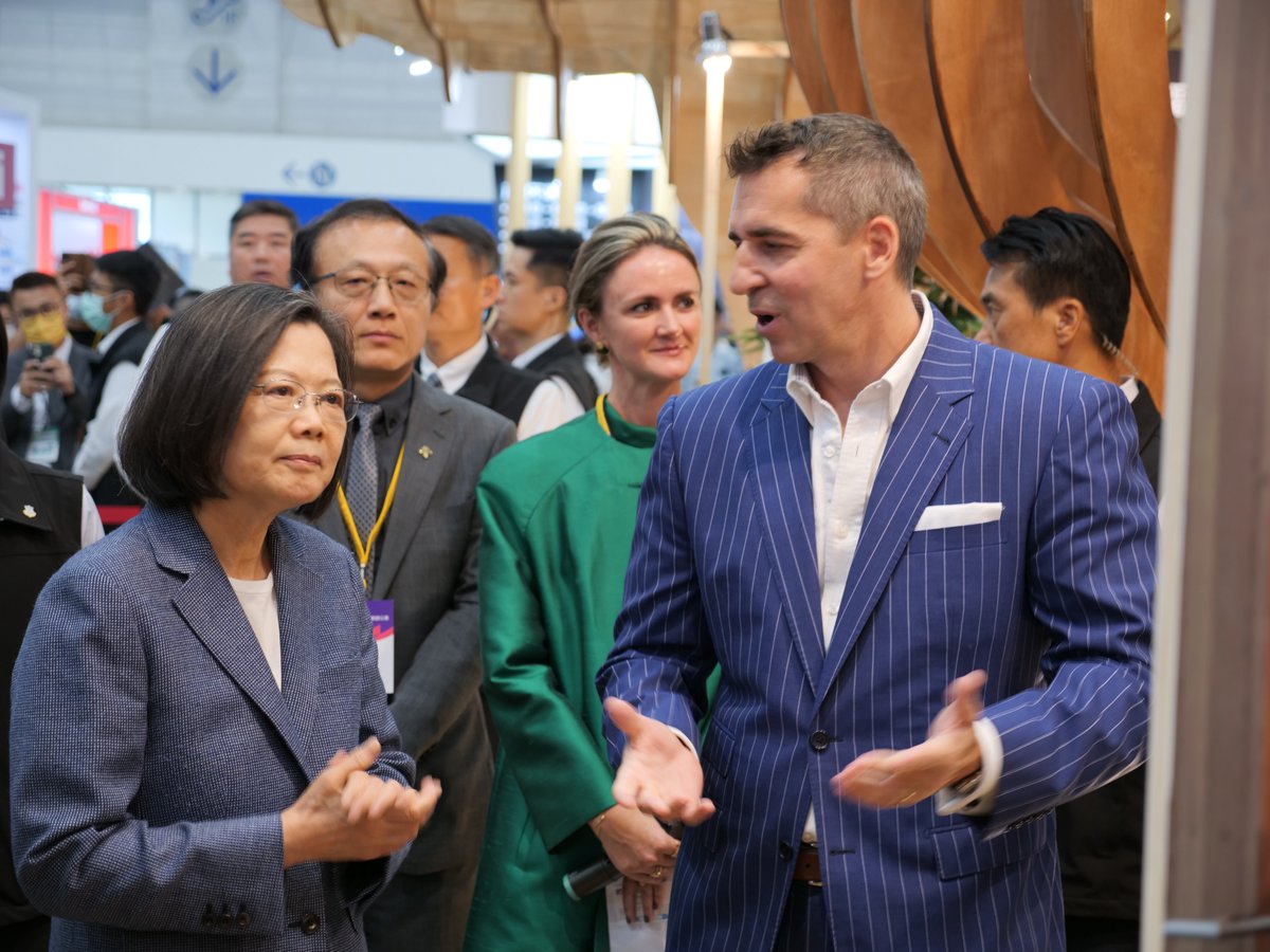 ATO Taipei welcomed Taiwan President Tsai to the USA Pavilion at the 2023 Taipei Building Show. The USA Pavilion highlighted forestry sustainability and emphasized the work between Taiwan and the US in heavy timber construction.
<a href="/USDAForeignAg/">Foreign Ag Service</a> <a href="/ASoftwoods/">American Softwoods</a> <a href="/APAwood/">APA – The Engineered Wood Association</a> <a href="/ahec_europe/">American Hardwood</a>