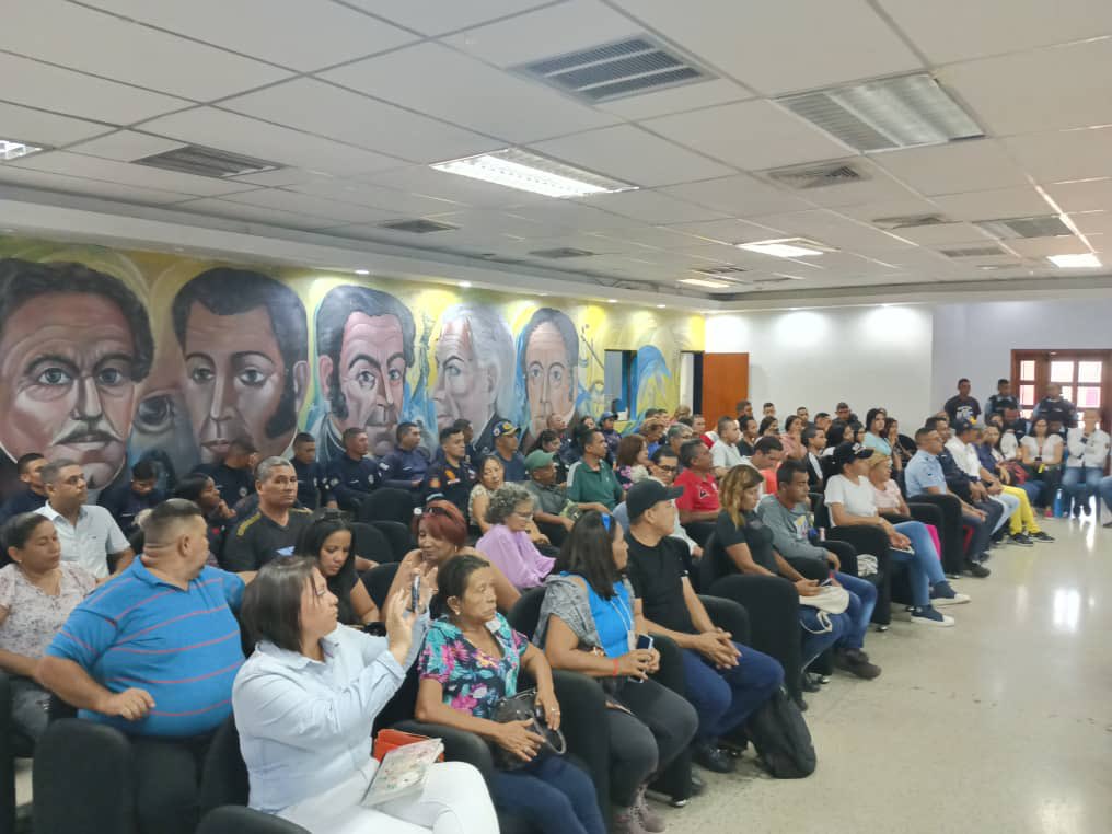 #10Dic Así se desarrolló la jornada de consulta pública sobre la Ley Orgánica en Defensa de la Guayana Esequiba en la Cámara Municipal de Torres. Encuentro liderado por el Diputado Julio Chávez.