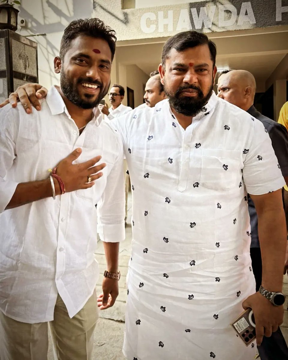MadneSurender's tweet photo. With Hindu @TigerRajaSingh https://t.co/BXhC02bIKJ