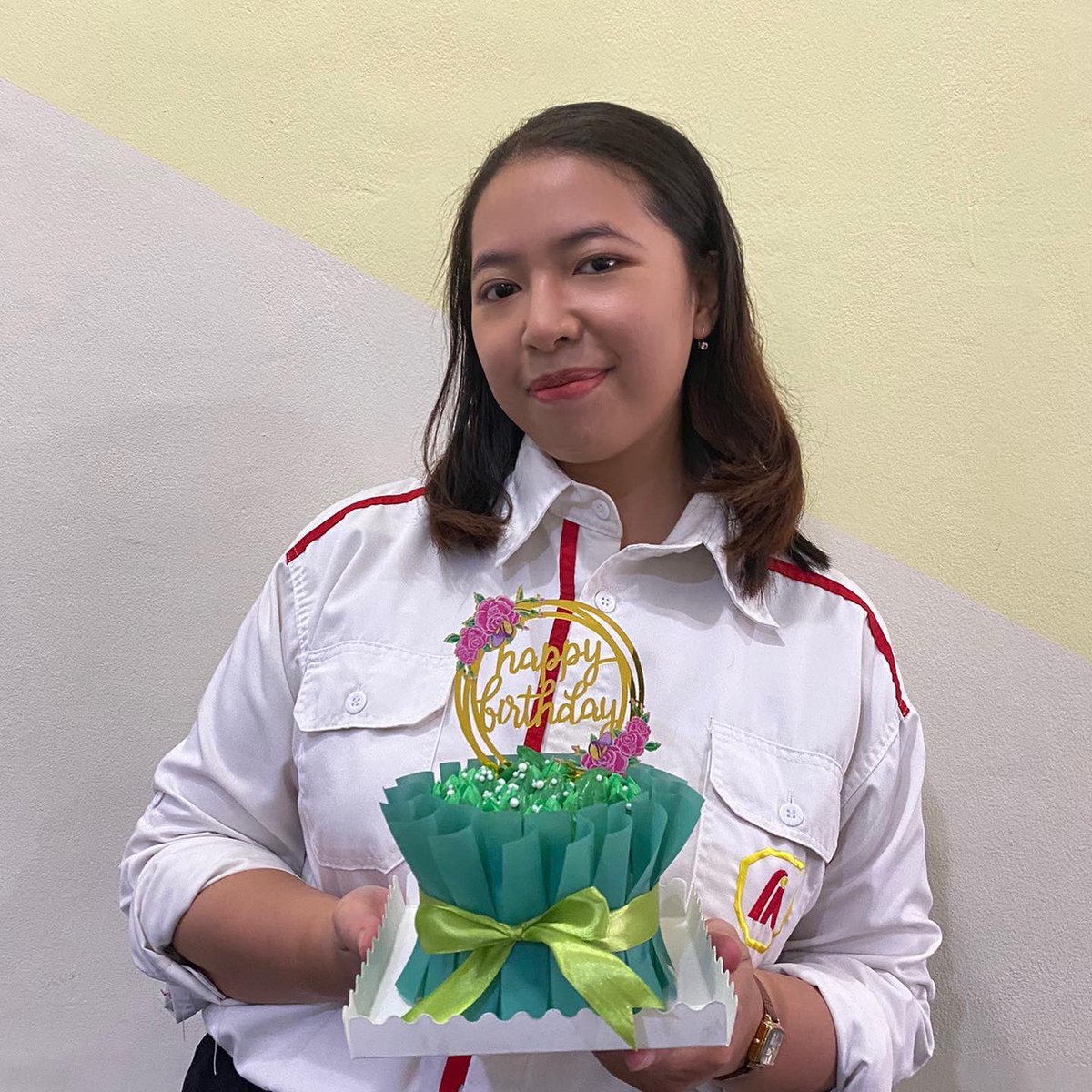 bemileverything's tweet photo. I’m not old I’m classic🌿🐎🍸💚🌹
Finally I joined your 30’s club nong @milephakphum 🥲🙏🏻🤣
Thank you for being the greatest gift Mile Po @Nnattawin1 🥹 let’s spending so many years together for very long time and be healthy both physically and mentally na ja^^ 
Love you both💚💛 https://t.co/DHO7Nn3io8