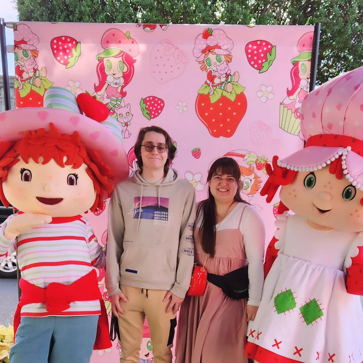 PrincessMadyPan's tweet photo. A berry sweet event 🍓 I'm so grateful for my new job and my new team! https://t.co/GFyx8ls8Cs