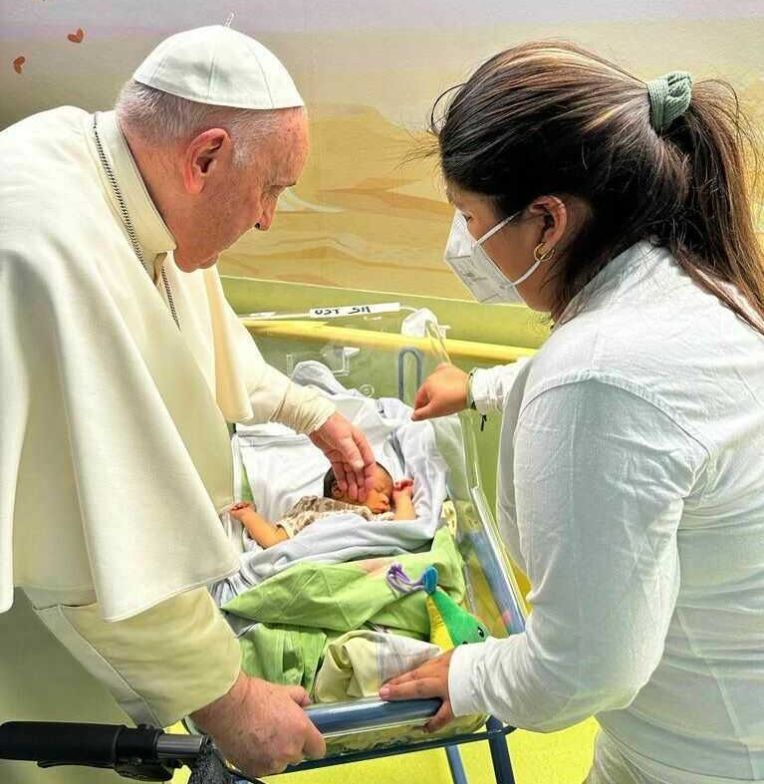 I am not Catholic, but this document, filled with humor and inspiration from @pontifex is something everyone in medicine should read (especially those in ENT and pediatrics!) #HealingTheHealers bit.ly/46Fpp7A