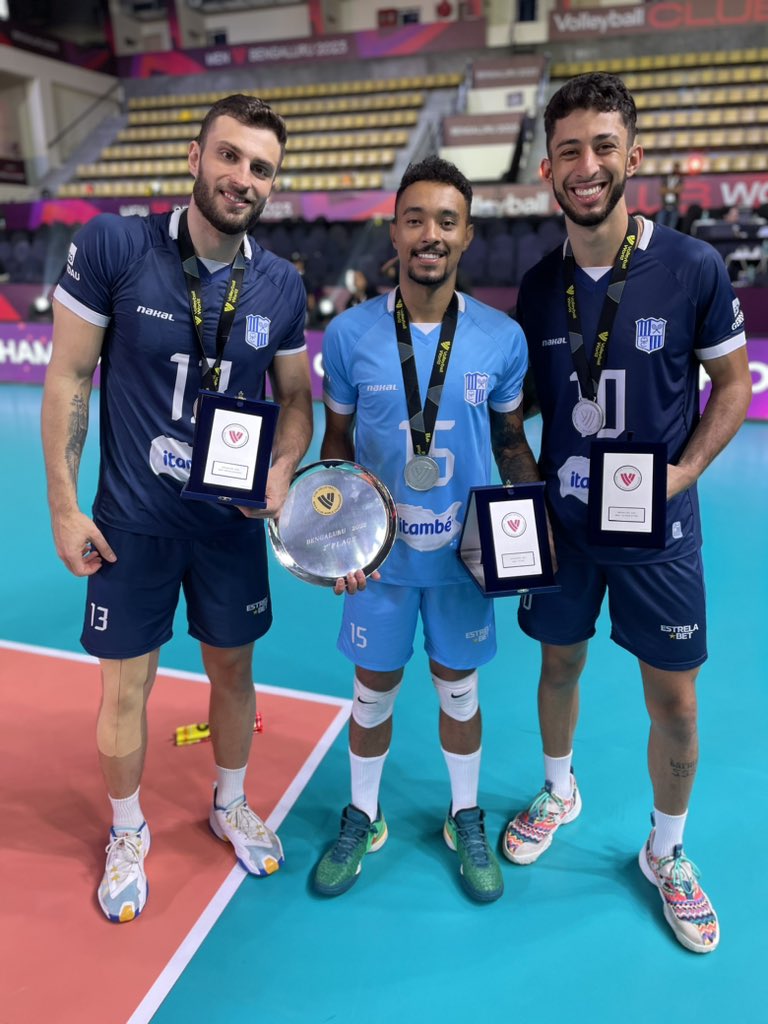 💪 MUITO ORGULHO!!! 💙 🏐 Os atletas do Itambé Minas marcaram presença na seleção do Mundial: 🏆 Maique - Melhor líbero 🏆 Renan - Melhor central 🏆 Marcus - Melhor ponteiro 📸 Hyago de Paula/Minas Tênis Clube #VaiMinas #ItambéMinas #ClubWorldChamps