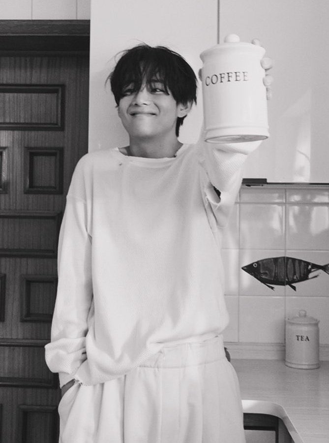 taeguide's tweet photo. Reply with: 

YES SIR CAPTAIN TAEHYUNG 
FOREVER WITH KIM TAEHYUNG
#SeeYouSoonTaehyung https://t.co/wfgunXqaxf