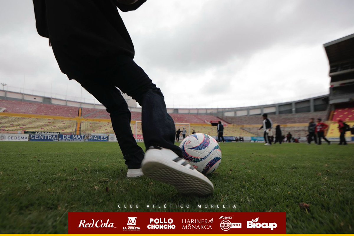 C_A_Morelia's tweet photo. Gracias a Fundación Atlético Morelia, más de 1,000 niños de nuestro estado conocieron y disfrutaron del Estadio Morelos. 🏟️

#PuroPinshiRojoYAmarillo💪 https://t.co/HMqxlbpr94