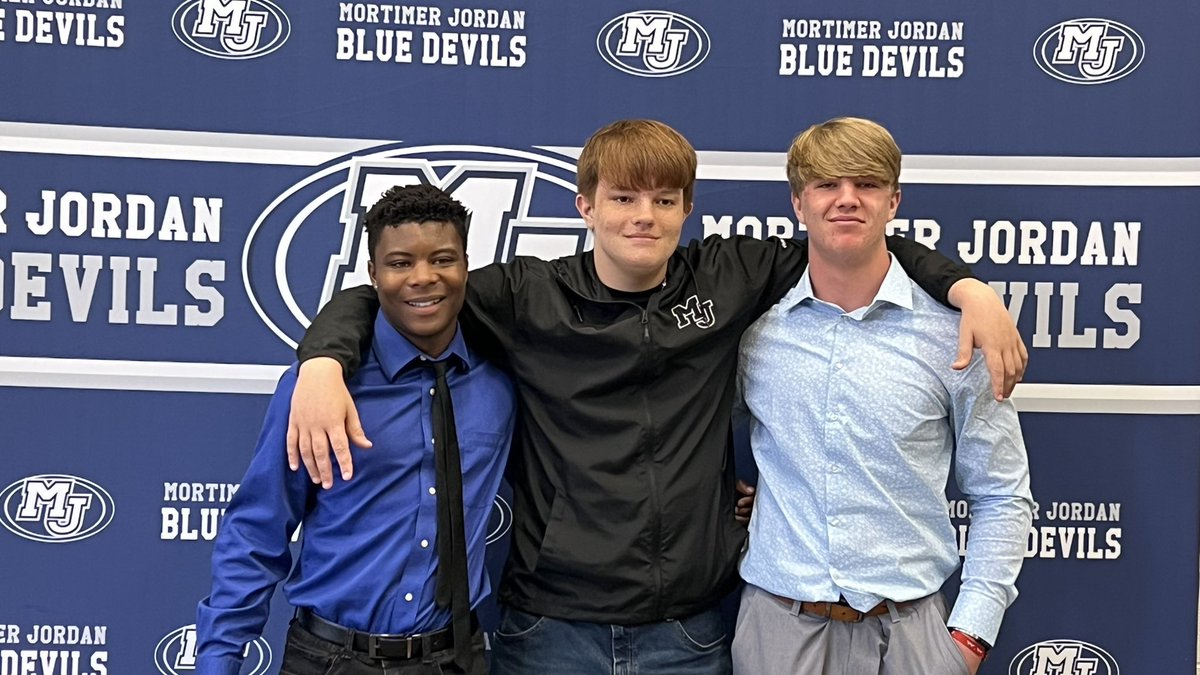 Jonah_Spencer1's tweet photo. Finished our great football season with a banquet today. Then off to the gym for more iron to get ready for next year. #newposition #mjhsfootball #comingforya #cantwait #RJR @MJBlueDevils @AL6AFootball @MortimerQb #betonme https://t.co/5oKydLkZD6