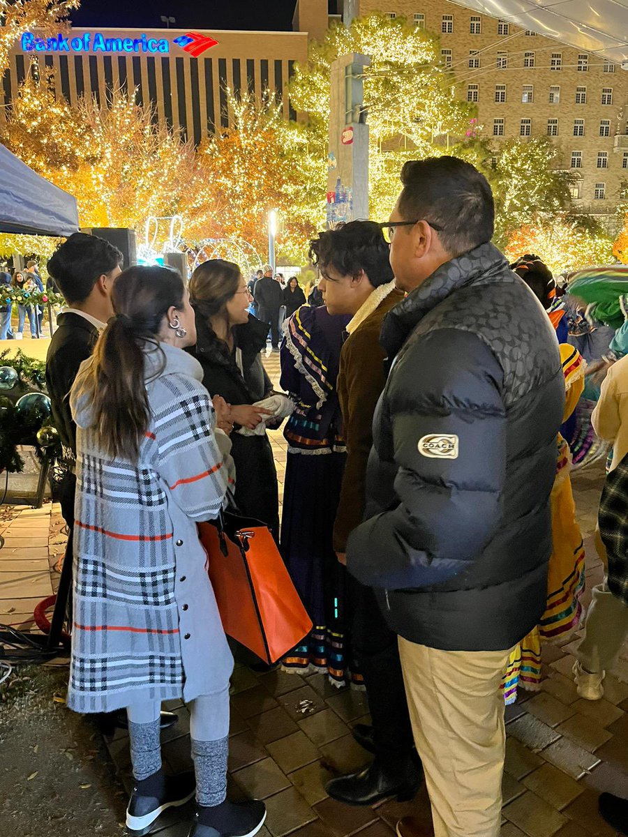 erickacabada's tweet photo. Compras, 🛍️ festival, comidita! #familytime❤️ .
.
#jamusic&promotions #streetstyle #eccentrodebelleza #beauty
#accessori #lifestyle #instagood #art #girls #hair #fashionig #fashiondiaries #cute #awesom #girly #pink #trend #fashionshow #fashionblogger #modeling #photooftheday https://t.co/qGJJQRwz4J