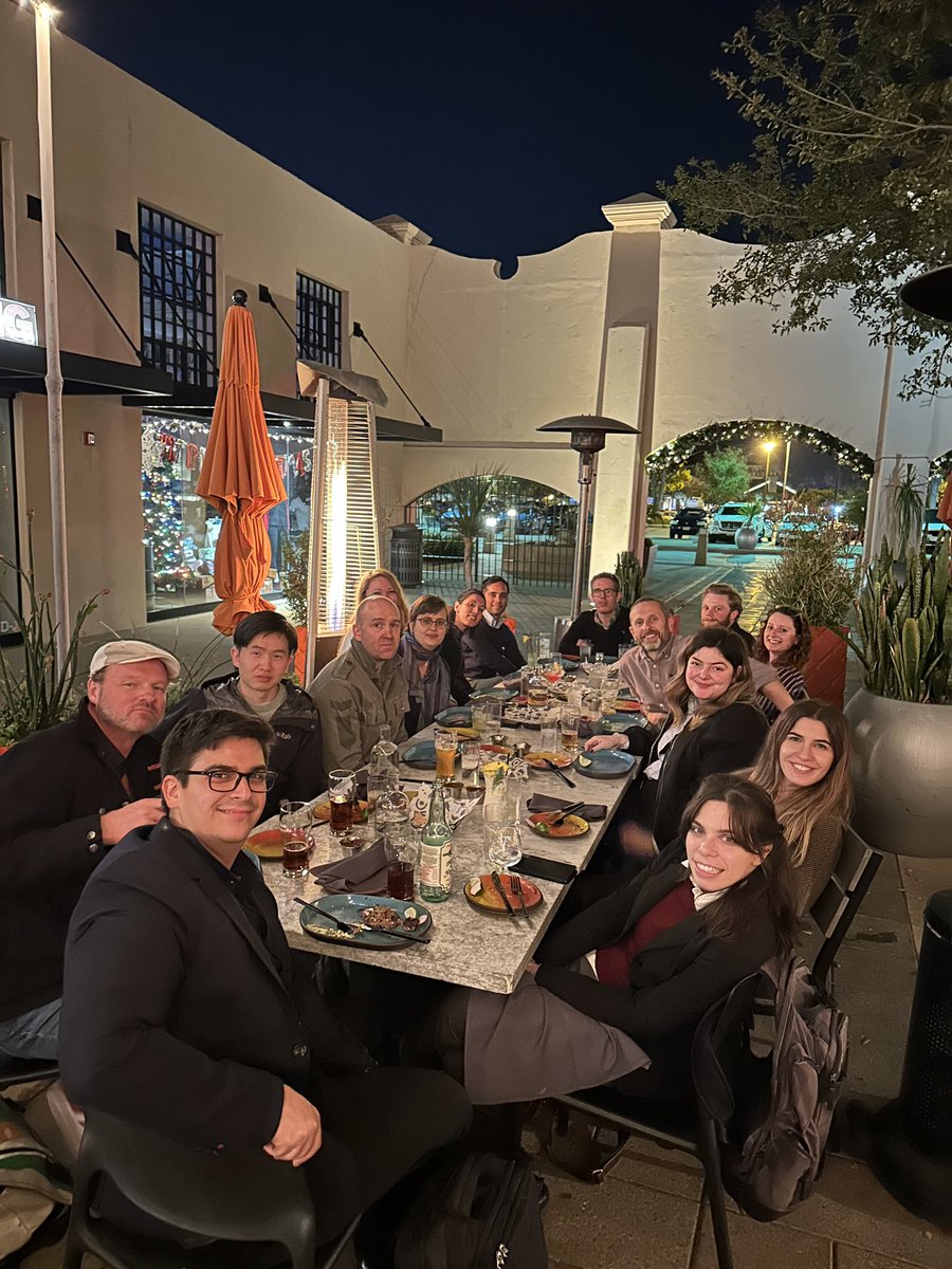 A great #ASH23 evening and reunion in San Diego with @SchuringaLab @RushworthLab members and all we met yesterday 😊and @dap_martins @IWeinhauser 🌟🥂