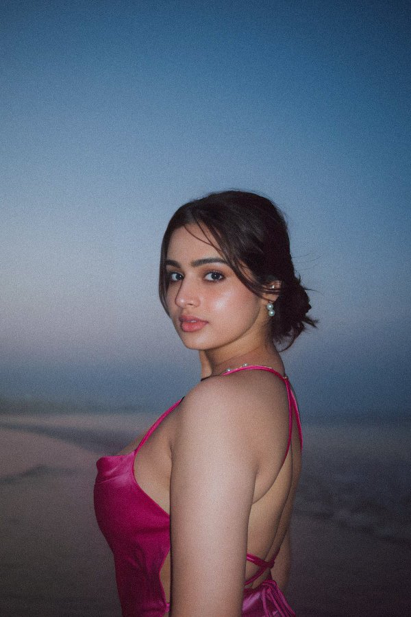 GBCk-AqaEAAvd8o?format=jpg&name=900x900